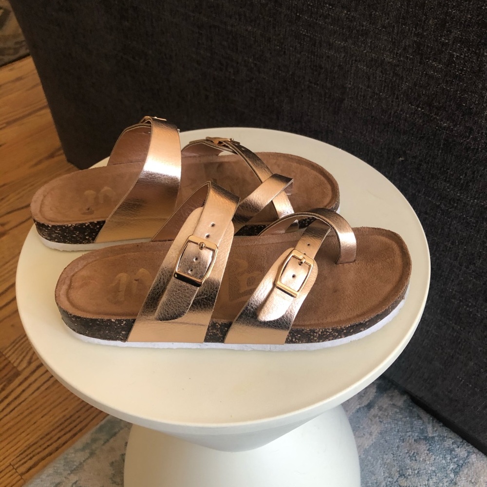 Mad Love metallic girls sandals